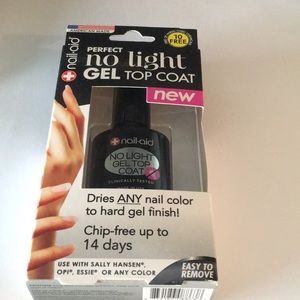 No light gel topcoat dries any polish